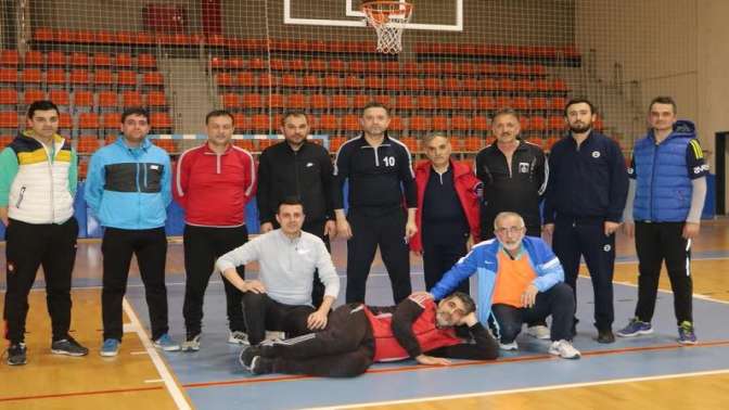 Köken ,Meclis üyeleriyle futsal oynadı