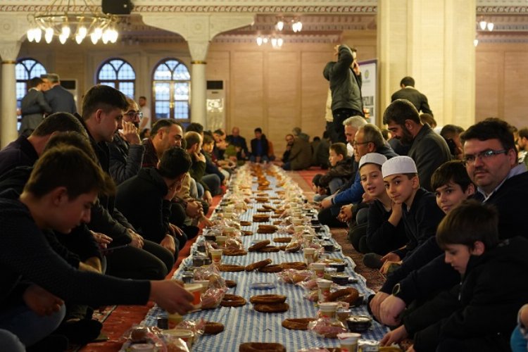 Konya'da hafızlık öğrencileri iftar programında buluştu