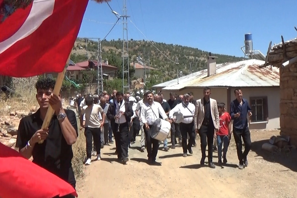 Konya Hadim'de örnek ve güvenli düğün... Silahsız, konvoysuz, geleneksel kutlama