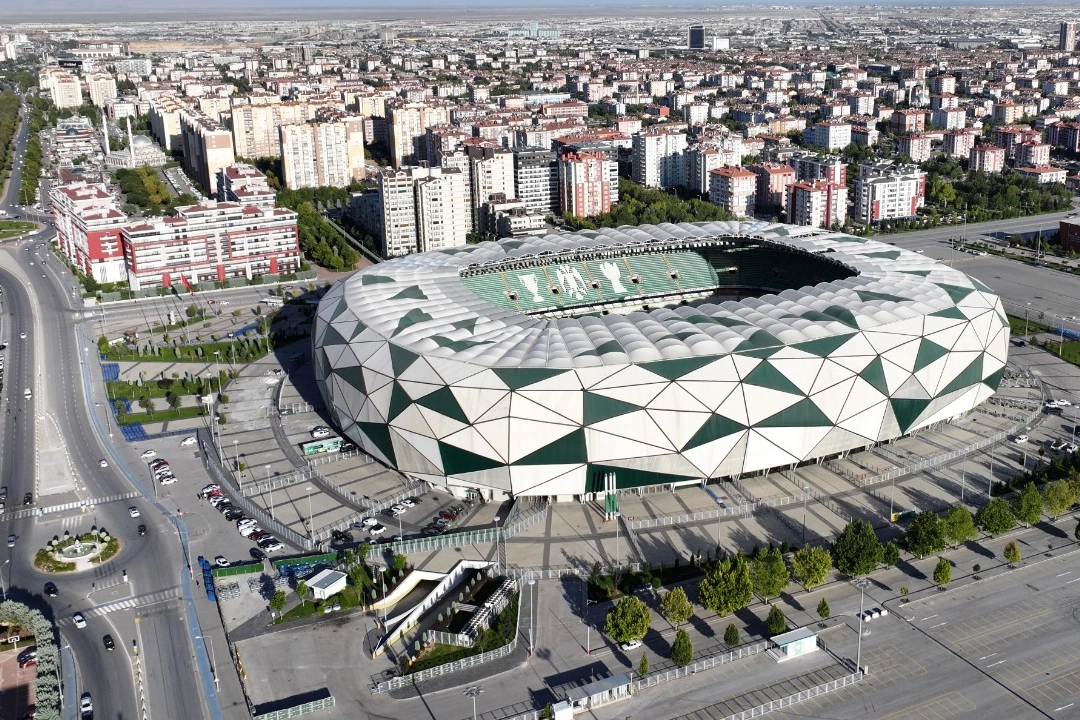 Konya Stadyumu Türkiye-İspanya maçına hazırlanıyor Konya Stadyumu Türkiye-İspanya maçına hazırlanıyor