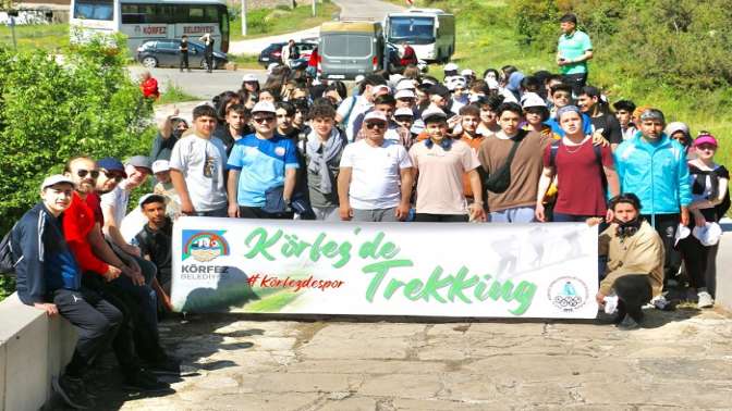 Körfez’de gençler trekking yaptı