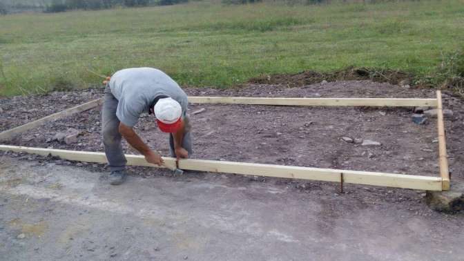 Körfez Belediyesi, özellikle kış aylarında köylerde otobüs bekleyen vatandaşların yağmur ve kar dolayısıyla mağdur olmaması için belirli noktalara duraklar monte ediyor