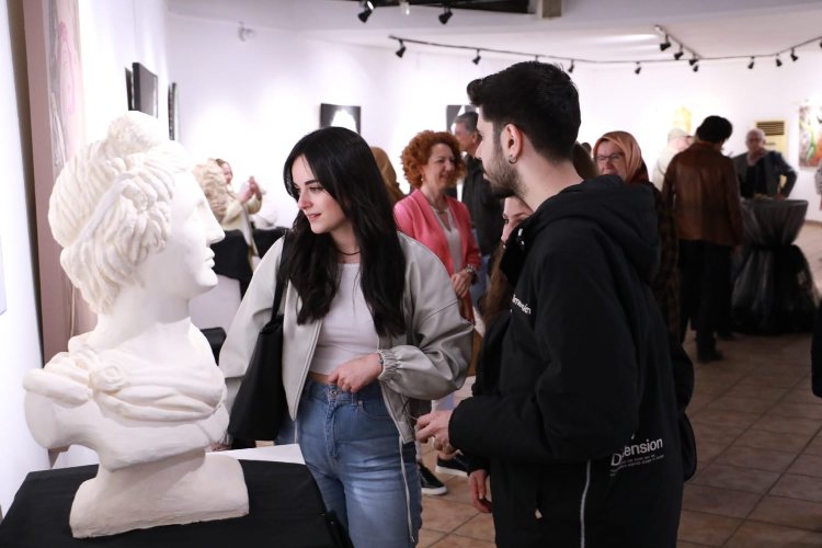 KOSEVin karma sergisi kapılarını açtı