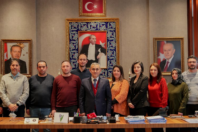 Kütahya Belediyesi'nde yükselme sınavında başarılı olan memurlara tebrik 
