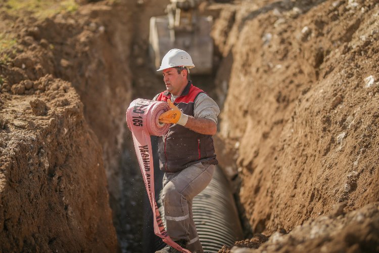 Kütahya'da yağmur suyu hattı çalışmaları devam ediyor