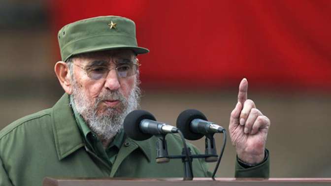 Kübanın efsanevi lideri Fidel Castro hayatını kaybetti