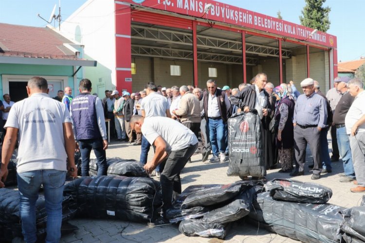 Kula ve Selendili üreticilere zeytin hasat örtüsü