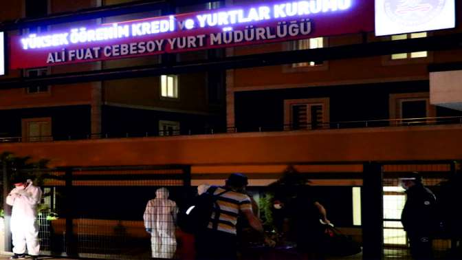 Kuveytten getirilen 250 yolcu öğrenci yurtlarına yerleştirildi