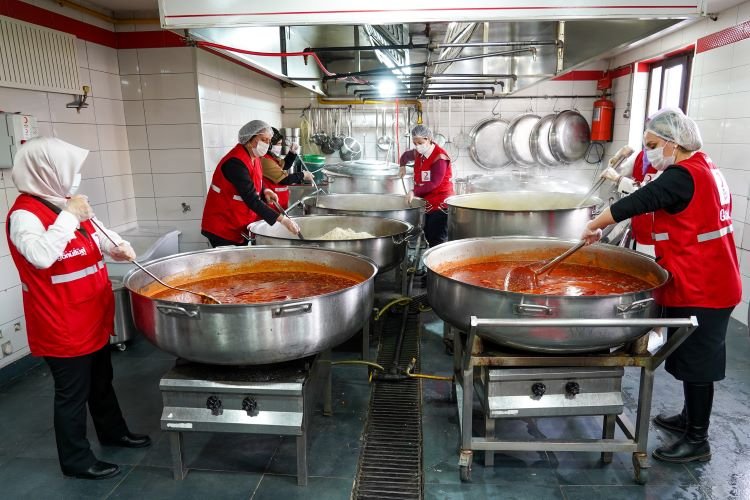 Kızılay'dan Polis Haftasına özel jest 