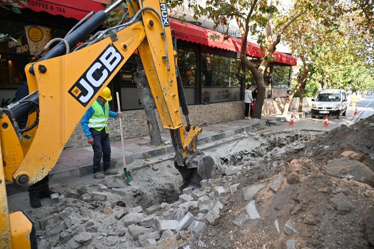 Manisa Avni Gemicioğlu Caddesi'nde altyapıya start