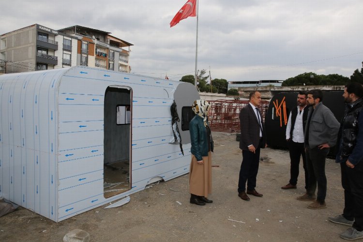 Manisa'da 3 kuzene ürettiği karavanlara Büyükşehir desteği