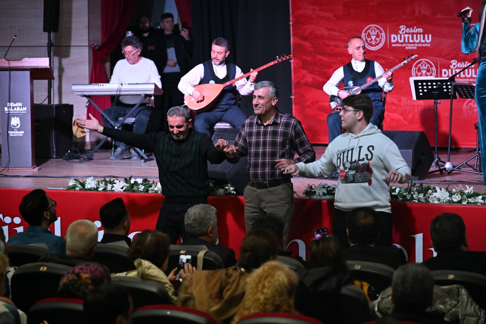 Manisa'da 'Türkülerle Anadolu'ya coşkulu başlangıç