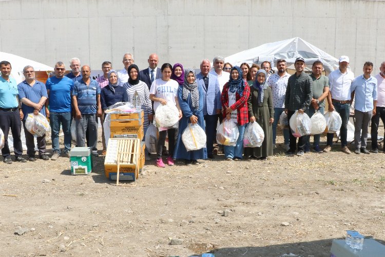 Manisa Soma'da arıcılığı geliştiriyor