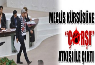 Meclis kürsüsüne “Çarşı” atkısı ile çıktı