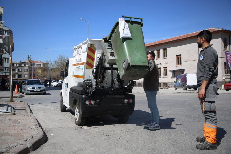 Melikgazi AB Fonu ile elektrikli çöp toplama aracı satın aldı