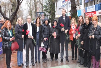 MHP kadın kollarından anlamlı hediye