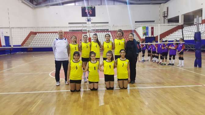 Mini Voleybolcular Seriyi Devam Ettirdi