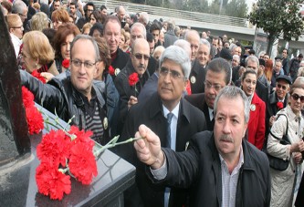 Mumcu’yu okuyarak andılar