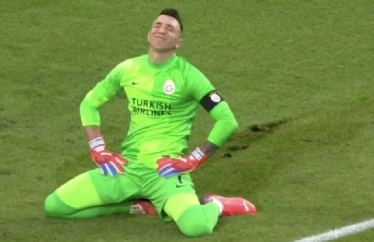 Muslera’dan PSV açıklaması