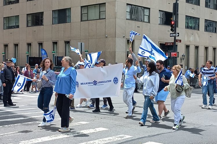 New York'ta İsrail Günü Yürüyüşü protesto edildi