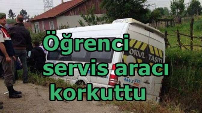 Öğrenci taşıyan Servis aracı tarlaya uçtu