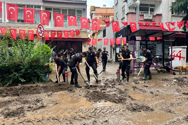 Ordu'yu sağanak vurdu! Seferberlik dört koldan sürüyor