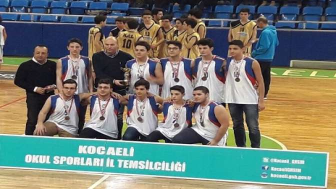 Özel KOTO AOSB Mesleki ve Teknik Anadolu Lisesi Basketbol Takımı 3. oldu