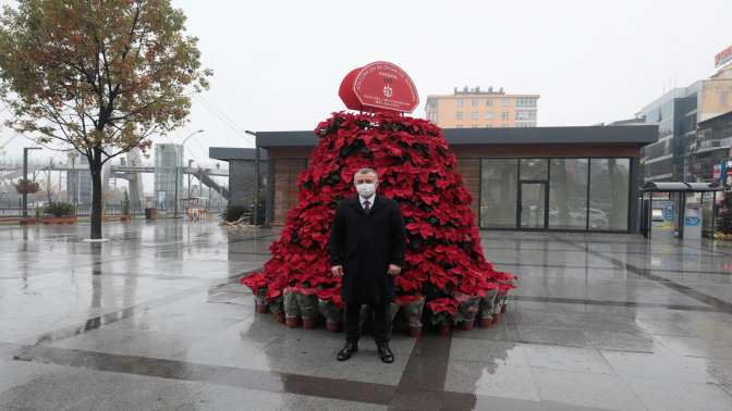 Pişmaniyeciler Meydanı Atatürk Çiçekleri ile taçlandırıldı