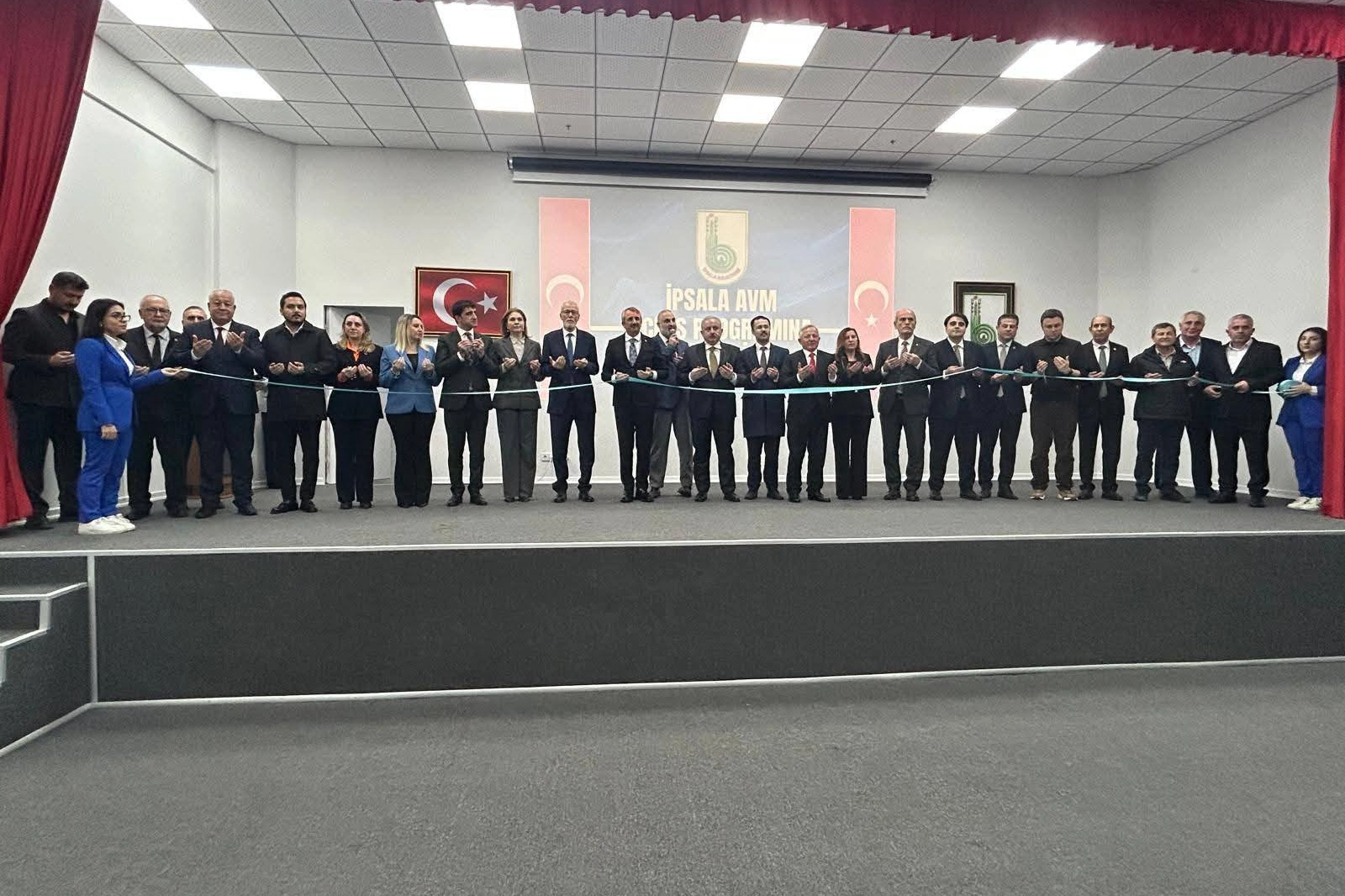İpsala AVM kapılarını açtı