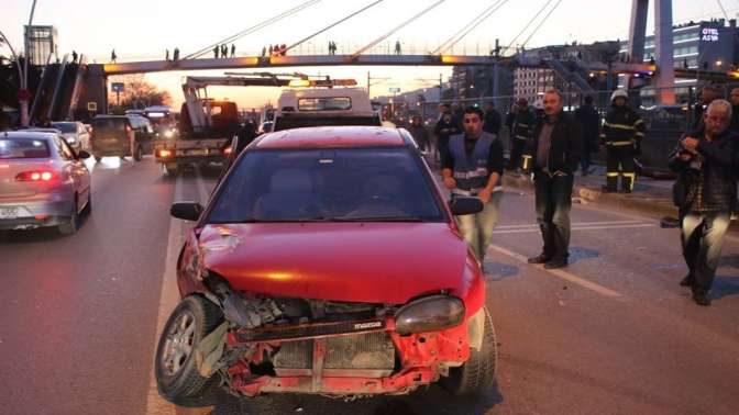 Salim dervişoğlunda kaza 3 yaralı