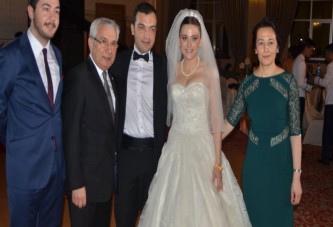 Siyasiler bu düğünde buluşta