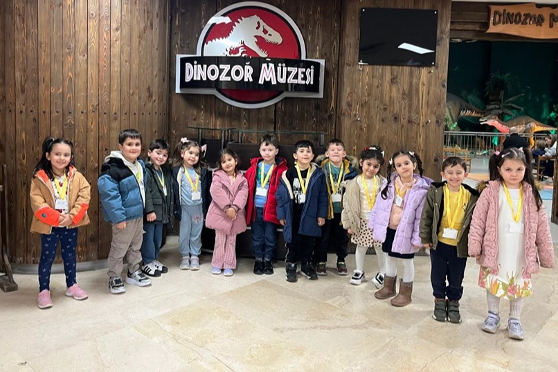 İstanbul'da kreş öğrencileri, dinozor ve oyuncak müzesini ziyaret etti