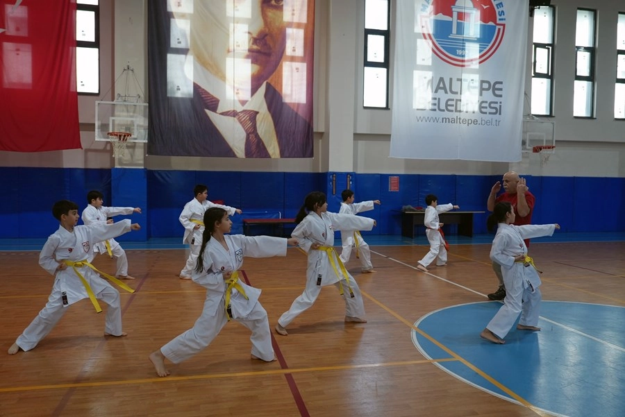 İstanbul'da Maltepe’nin karatecileri mezun oldu