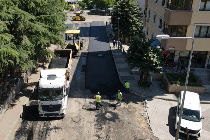 İstanbul Maltepe’de asfalt çalışmaları hızlandı