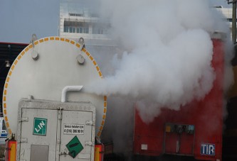 Tankerden sızan gaz paniğe neden oldu