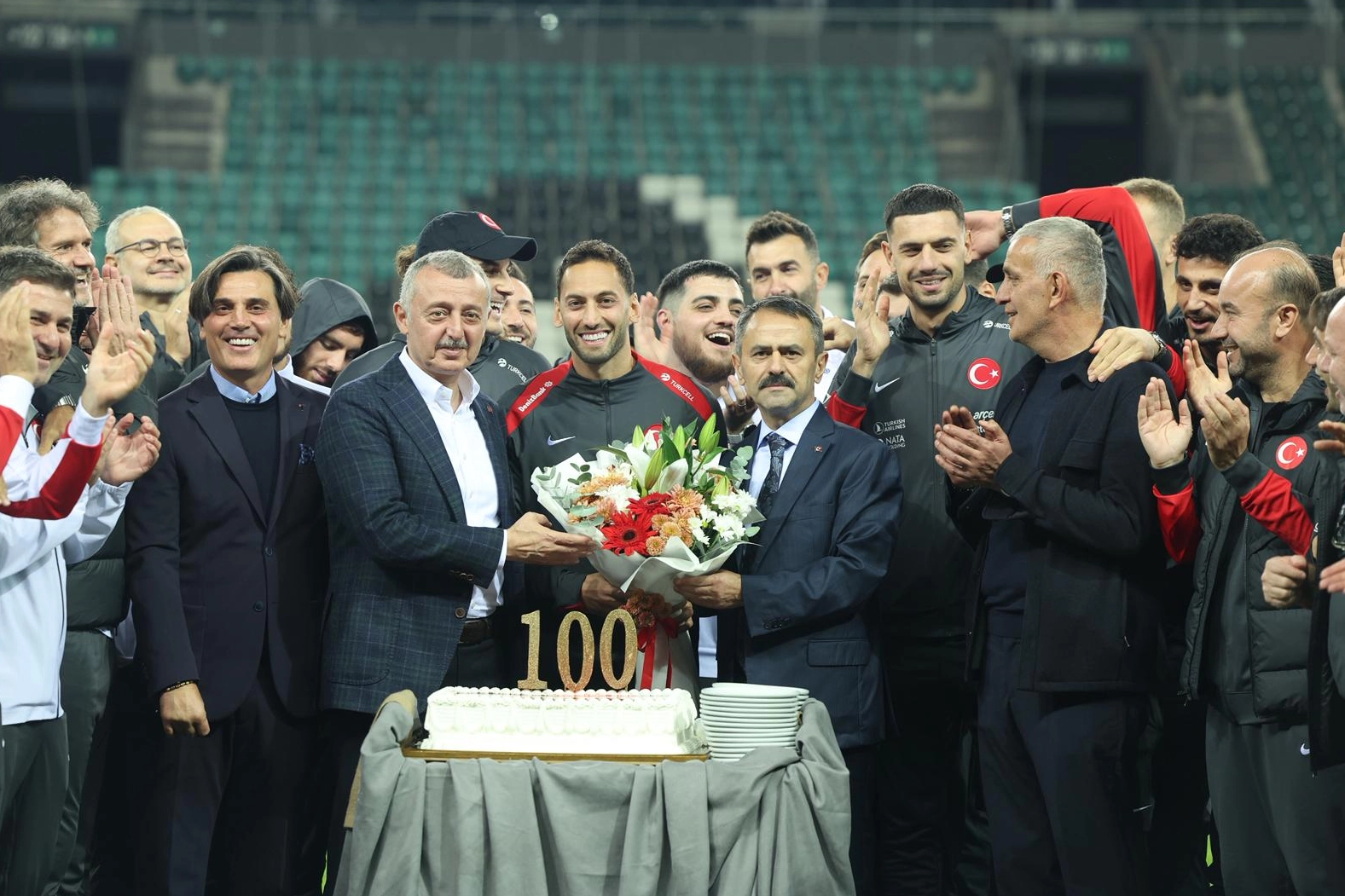 Tarihi maç öncesi Milli Takım'a moral verdiler