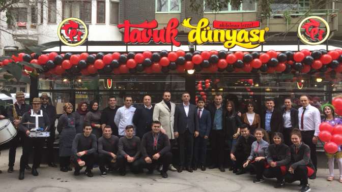 Tavuk Dünyası'ndan'ndan İzmit’te yeni restoran