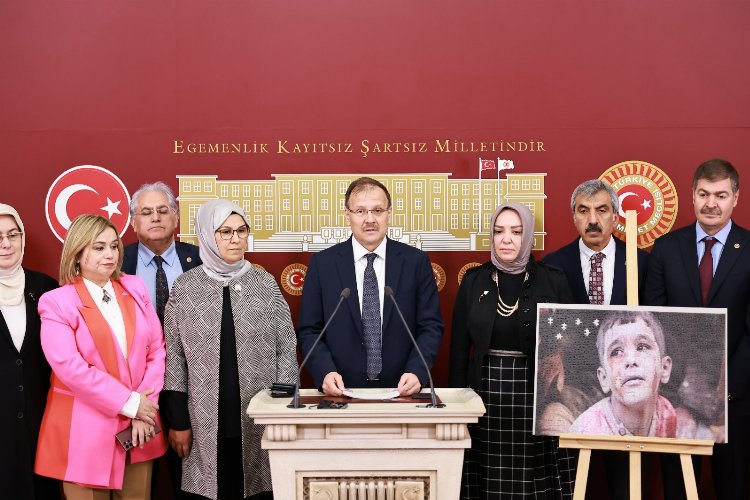 TBMM'den batıya puzzle fotoğrafla kayıp çocuk mesajı 