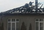 4 katı evin çatısı yandı