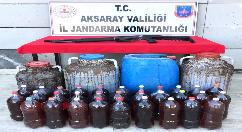 Aksaray'da 375 litre kaçak şaraba el konuldu