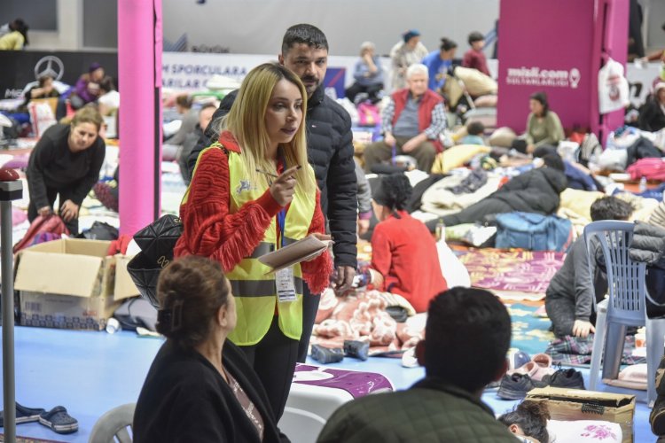 Adana'da depremzedelere Büyükşehir desteği