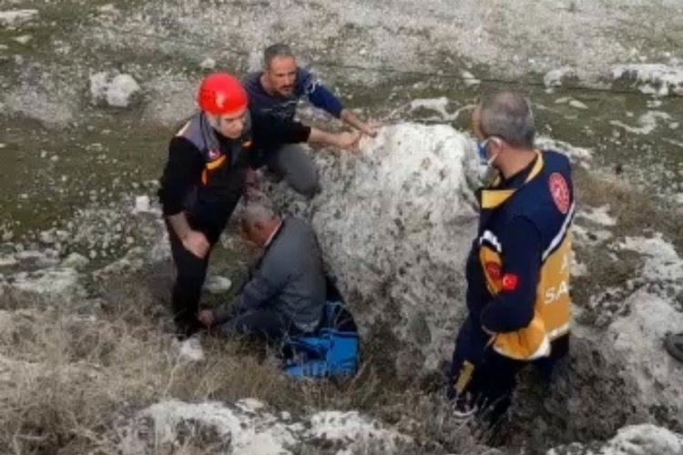 Adıyaman'da dengesini kaybeden şahıs kayalıklardan aşağıya yuvarlandı