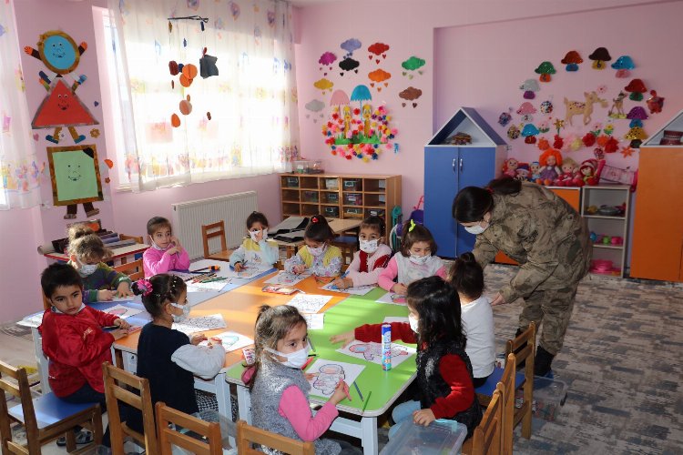 Adıyaman'da jandarmadan 375 öğrenciye etkinlik 
