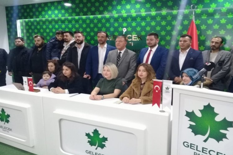 Afyonkarahisar'da 'Gelecek'in yeni üyelerine rozet