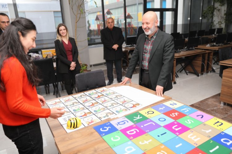 Ahmet Çolakbayrakdar'dan 'robotik' ziyaret