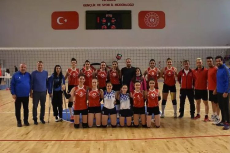 Ak Parti Gençlik Kolları tarafından düzenlenen Futsal Turnuvası başladı