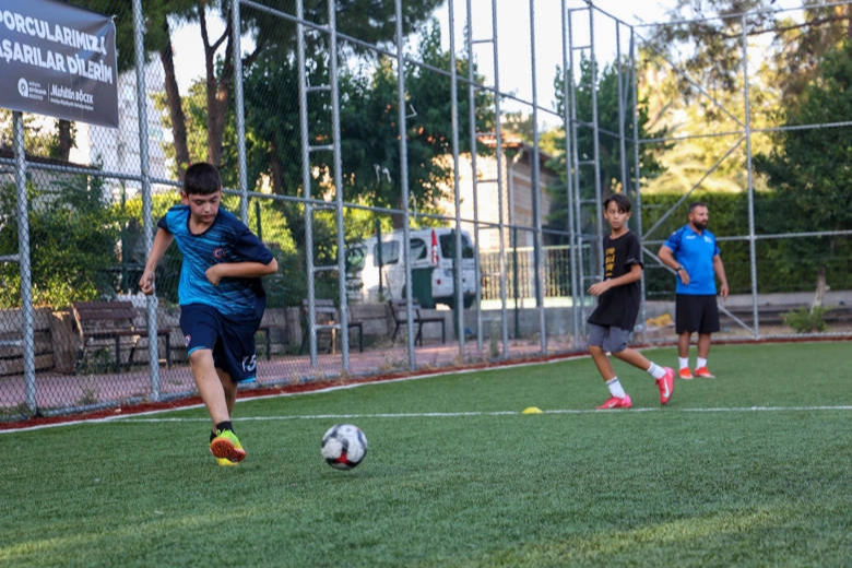 Antalya Büyükşehir’in spora ve sporcuya desteği sürüyor