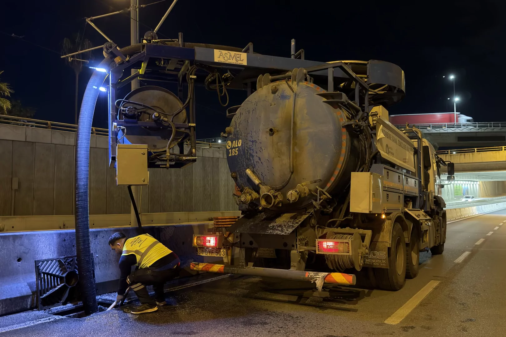 Antalya’da yağmur suyu hatlarında kapsamlı temizlik