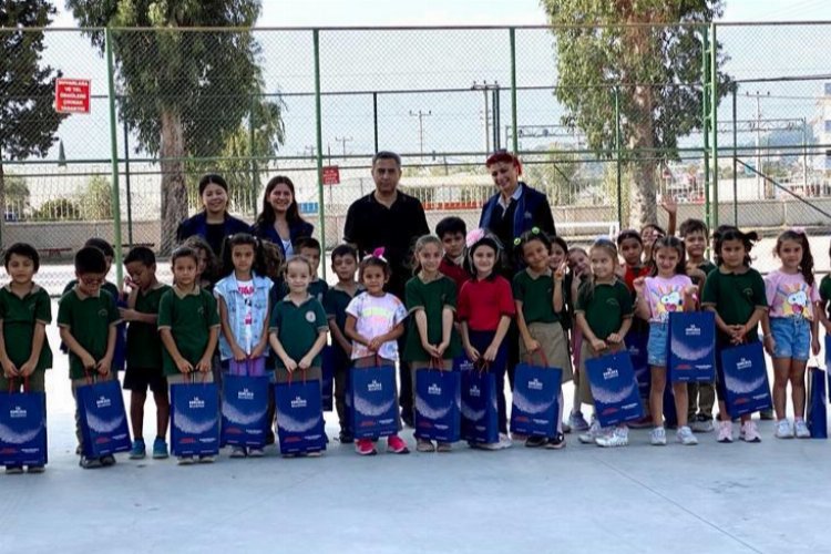 Antalya Kumluca’da 1. sınıflara kırtasiye desteği
