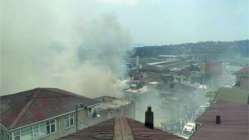Apartmanın çatısında çıkan yangın 4 binada hasar gördü